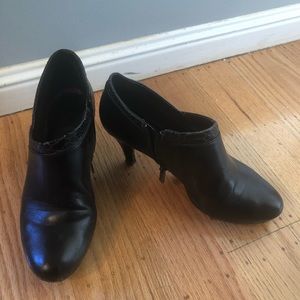 Gently worn snake skin trim